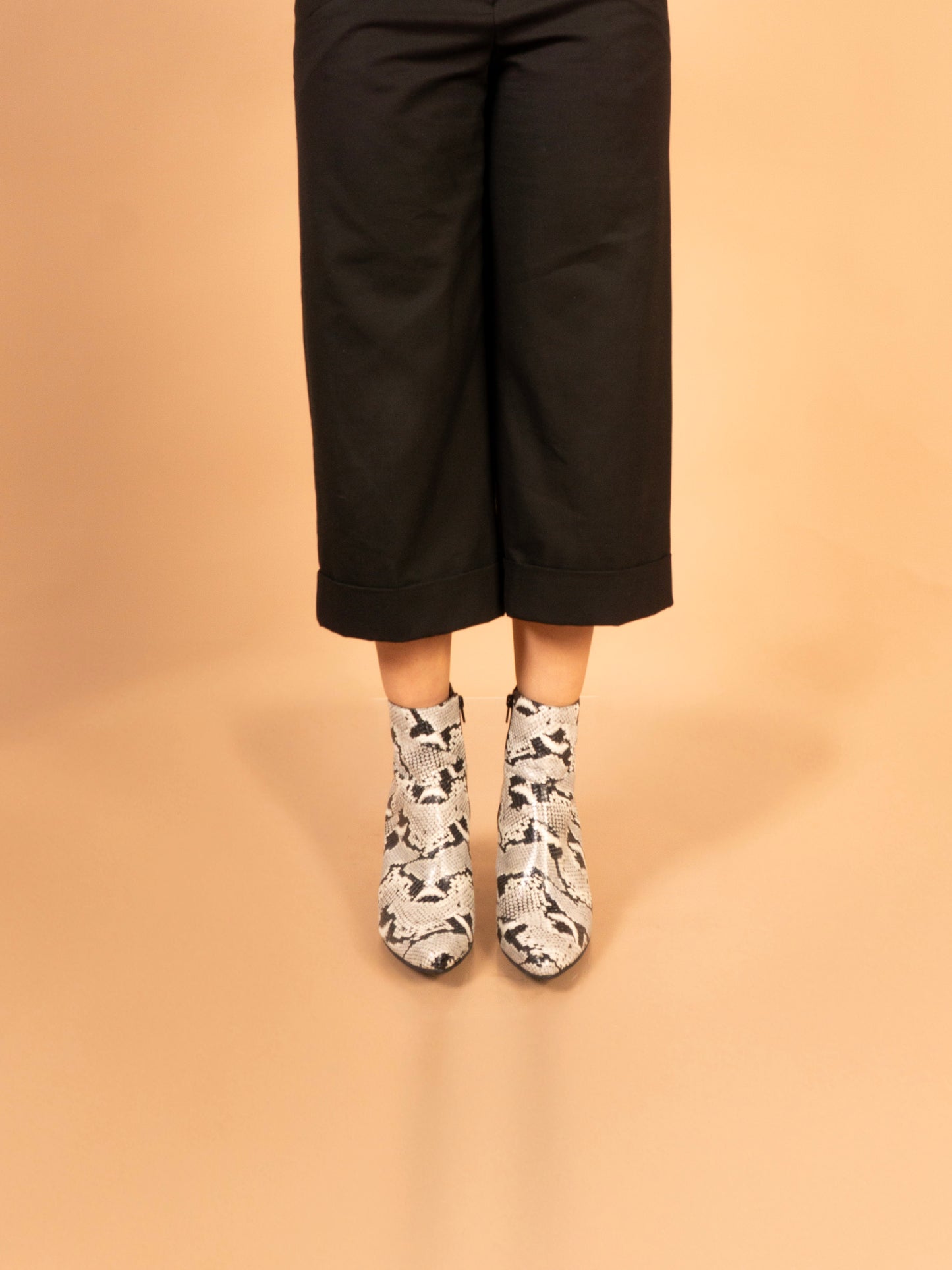 BOTINES ISABELLA M05 II PITON BLANCO